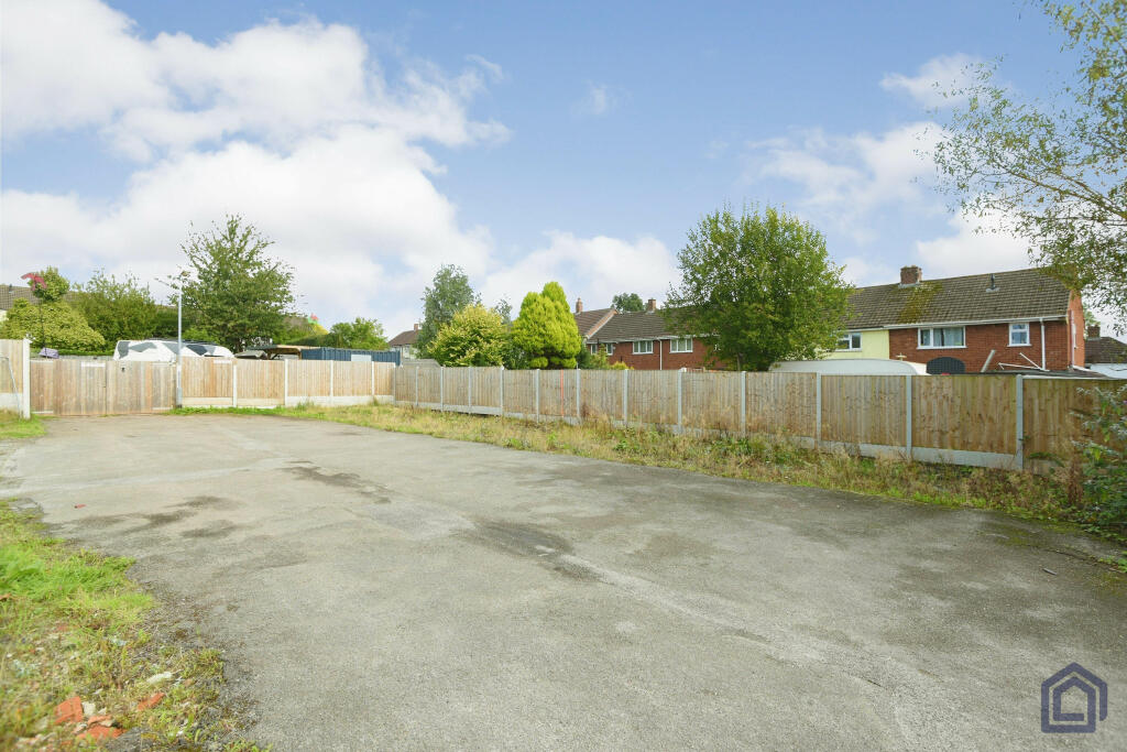 Thackeray Walk, Stafford, Staffordshire, ST17 9SE